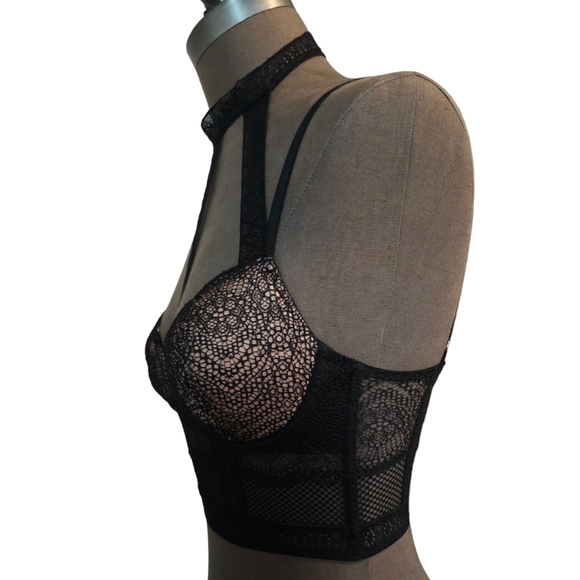 Victoria's Secret Very Sexy Plunge Fishnet Lace  Bra 32C NWOT - Picture 9 of 16